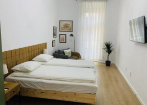 Margaret Boulevard Apartment - with balcony